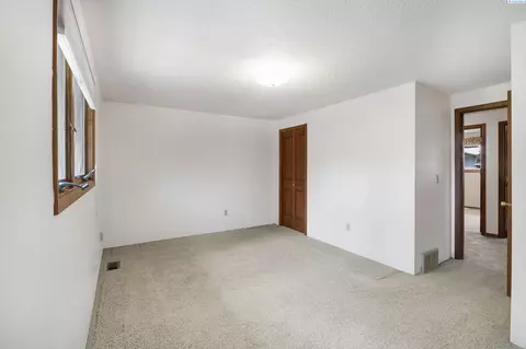 Bedroom - 950 SW Mies, Pullman, WA 99163 photo 1 of 5
