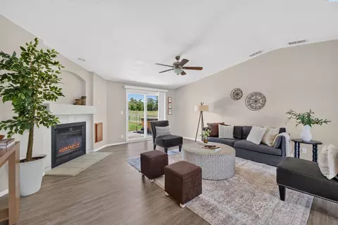 251 Hanson Loop, Burbank, WA 99323 photo 8