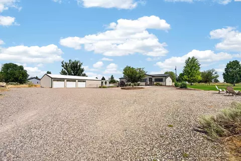 251 Hanson Loop, Burbank, WA 99323 photo 2