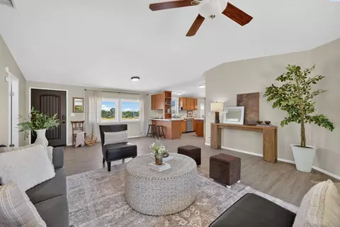 251 Hanson Loop, Burbank, WA 99323 photo 11