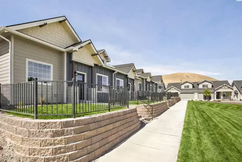 4484 Conifer St, West Richland, WA 99353