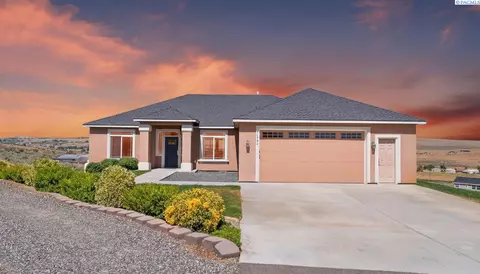 16904 E Love Ln, Benton City, WA 99320