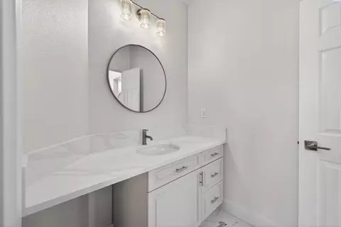 Bath - 3807 Adobe Ct, Pasco, WA 99301 photo 8 of 9