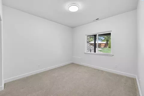 Bedroom - 3807 Adobe Ct, Pasco, WA 99301 photo 6 of 6