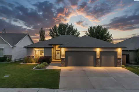 10251 W 17th Pl, Kennewick, WA 99338