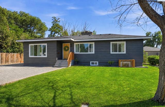 210 E 14th Ave, Kennewick, WA 99337