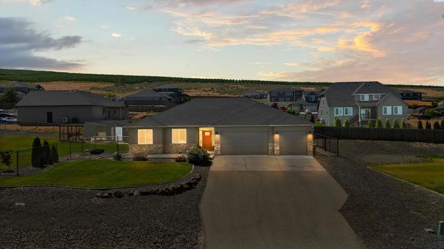 22011 E Berry St, Benton City, WA 99320