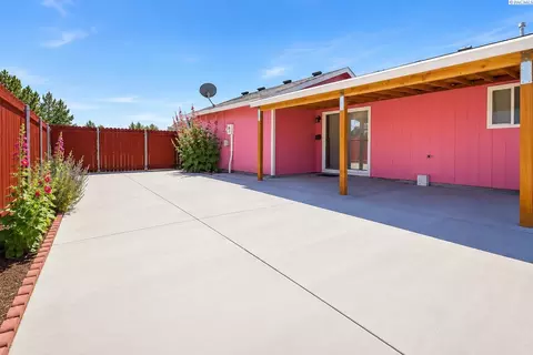 Exterior - 6615 Comiskey Dr, Pasco, WA 99301 photo 5 of 6