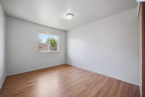 Bedroom - 6615 Comiskey Dr, Pasco, WA 99301 photo 2 of 7