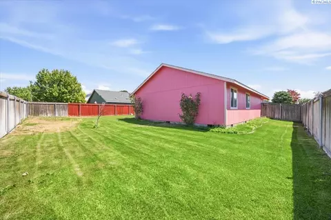 Exterior - 6615 Comiskey Dr, Pasco, WA 99301 photo 3 of 6