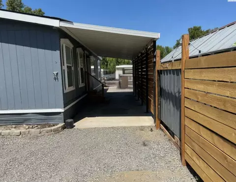 6321 Meyers St #115, West Richland, WA 99353