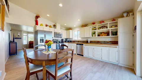 Kitchen - 5207 Texada Ln, Pasco, WA 99301 photo 1 of 3