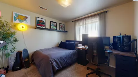 Bedroom - 5207 Texada Ln, Pasco, WA 99301 photo 3 of 6