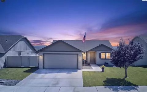5714 Chapel Hill Blvd, Pasco, WA 99301