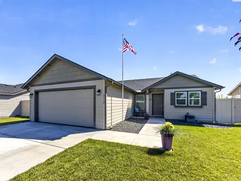 5714 Chapel Hill Blvd, Pasco, WA 99301
