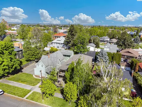 327 E Birch St, Walla Walla, WA 99362 photo 2