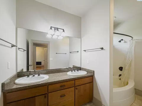 327 E Birch St, Walla Walla, WA 99362 photo 31