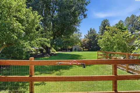 2411 N Road 60, Pasco, WA 99301 photo 29