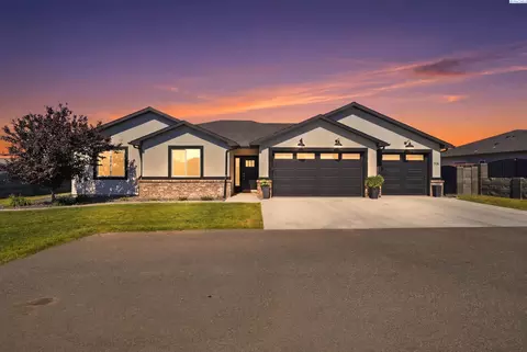 708 Road 57 Ct, Pasco, WA 99301