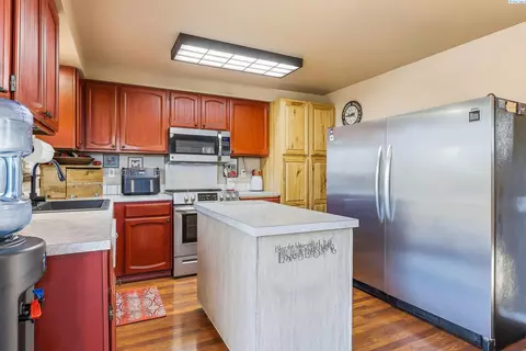 Kitchen - 8715 Bell St, Pasco, WA 99301 photo 2 of 5