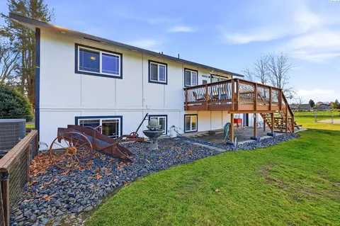 Exterior - 8715 Bell St, Pasco, WA 99301 photo 7 of 15