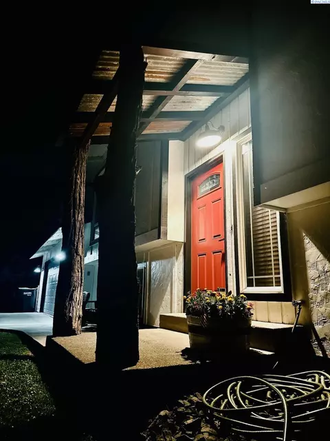 Exterior - 8715 Bell St, Pasco, WA 99301 photo 2 of 15