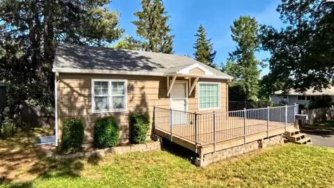 1020 NW Charlotte St, Pullman, WA 99163