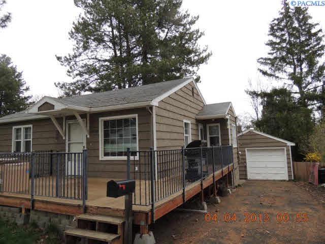 1020 NW Charlotte St, Pullman, WA 99163