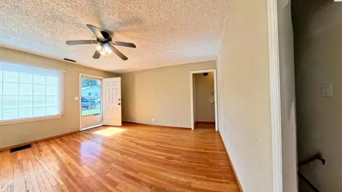 Living - 1020 NW Charlotte St, Pullman, WA 99163 photo 3 of 3