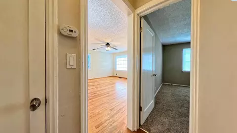 Entry Way - 1020 NW Charlotte St, Pullman, WA 99163 photo 2 of 3