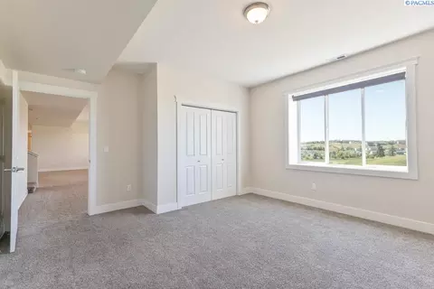 Bedroom - 1505 SW Capri Ct, Pullman, WA 99163 photo 4 of 5