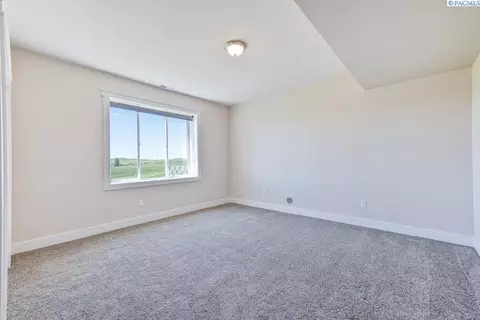 Bedroom - 1505 SW Capri Ct, Pullman, WA 99163 photo 5 of 5