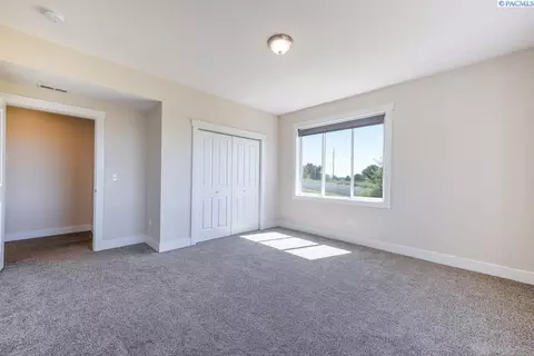 Bedroom - 1505 SW Capri Ct, Pullman, WA 99163 photo 3 of 5