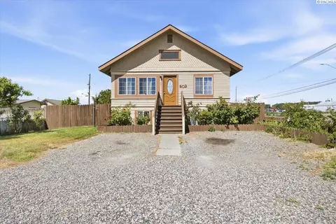 802 S 11th Ave, Pasco, WA 99301