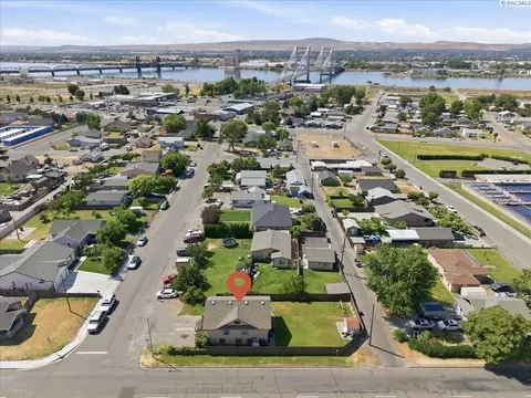 View/Area - 802 S 11th Ave, Pasco, WA 99301 photo 3 of 3