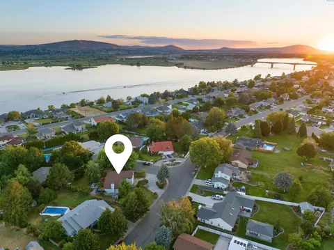 View/Area - 3011 Lindemein Ct, Pasco, WA 99301 photo 2 of 4