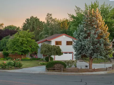 Exterior - 3011 Lindemein Ct, Pasco, WA 99301 photo 1 of 15