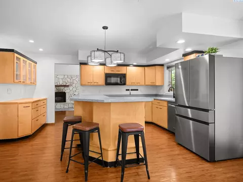 Kitchen - 3011 Lindemein Ct, Pasco, WA 99301 photo 1 of 4