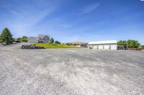 504 W Wagon Wheel Pr NW, Benton City, WA 99320