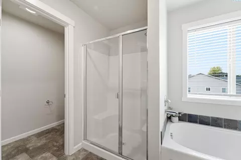 Bath - 4515 Phoenix Ln, Pasco, WA 99301 photo 4 of 4