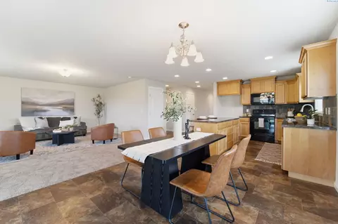 Dining - 4515 Phoenix Ln, Pasco, WA 99301 photo 1 of 1