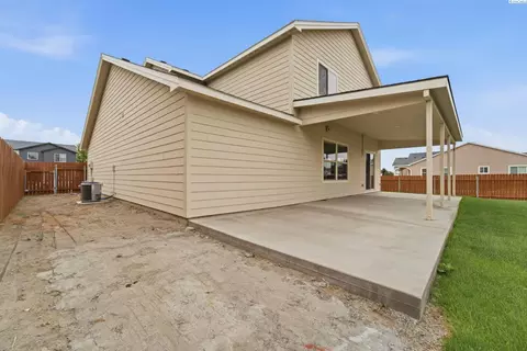 Exterior - 4515 Phoenix Ln, Pasco, WA 99301 photo 3 of 5