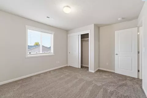Bedroom - 4515 Phoenix Ln, Pasco, WA 99301 photo 2 of 5