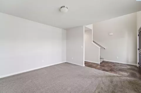 Living - 4515 Phoenix Ln, Pasco, WA 99301 photo 1 of 3