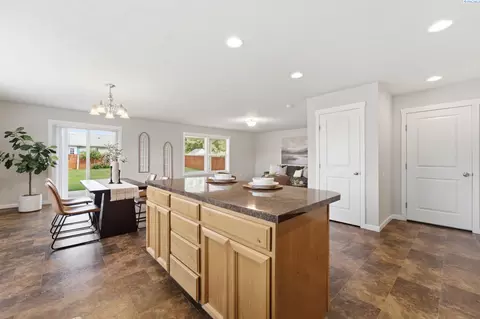 Kitchen - 4515 Phoenix Ln, Pasco, WA 99301 photo 5 of 5