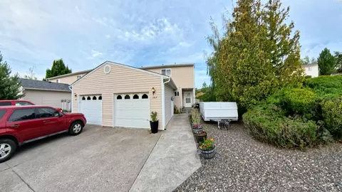 287 NW Clay Ct, Pullman, WA 99163