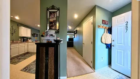 Entry Way - 287 NW Clay Ct, Pullman, WA 99163 photo 5 of 9