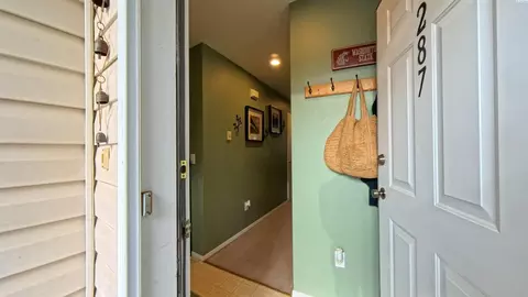 Entry Way - 287 NW Clay Ct, Pullman, WA 99163 photo 2 of 9