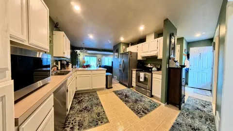 Kitchen - 287 NW Clay Ct, Pullman, WA 99163 photo 1 of 1