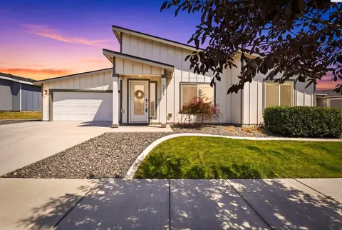 2470 Brodie Ln, Richland, WA 99352